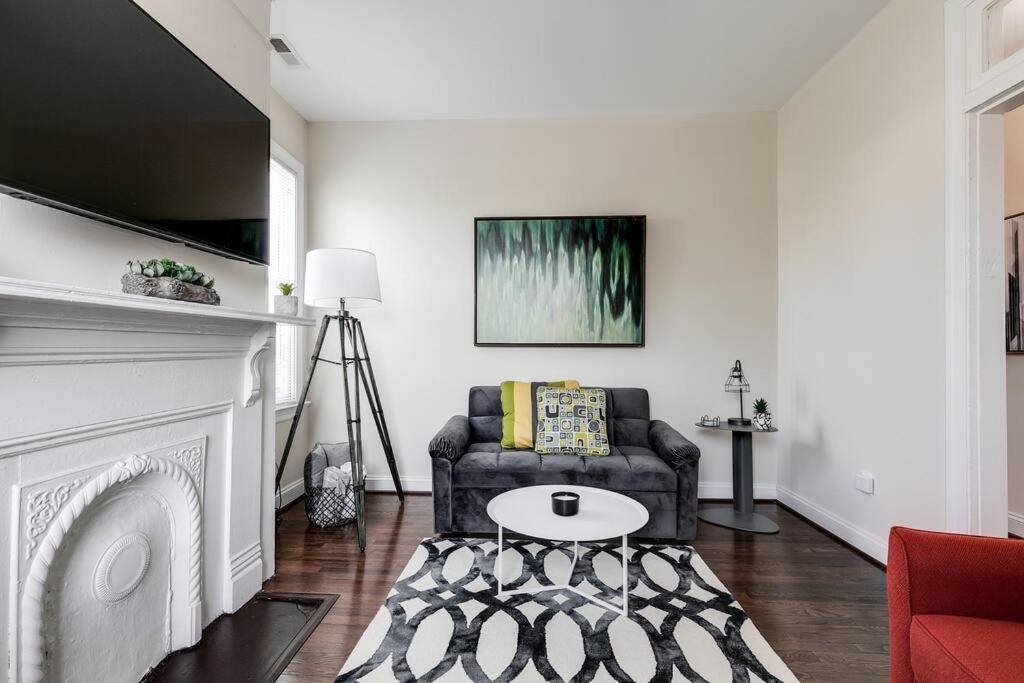 Modern, Convenient Gem: Urban Retreat 'n Apartment Richmond